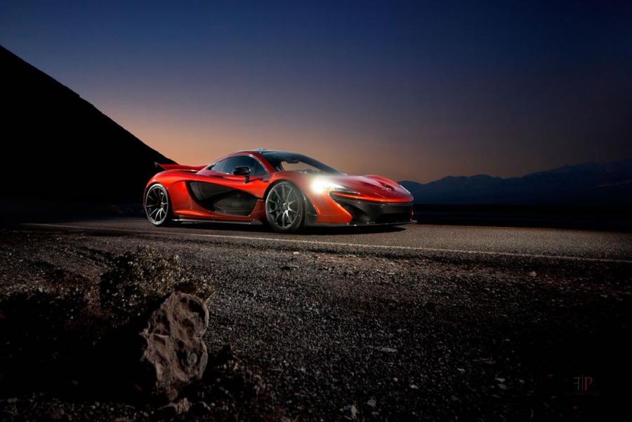 McLaren P1 in Death Valley 2015 года  (US) (фото 5 из 10)